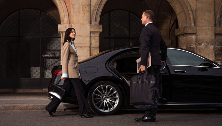 Santa Monica Airport limo service